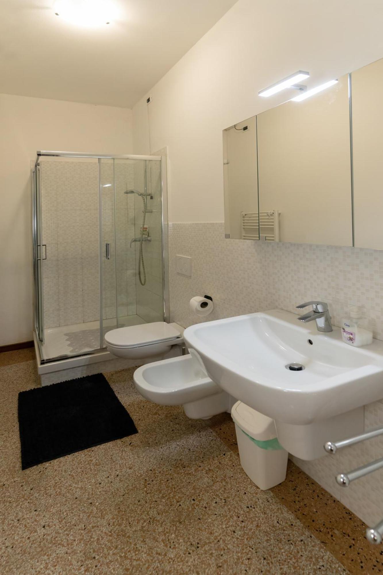 Civico 18 Bed and Breakfast Μπασάνο Ντελ Γκράπα Δωμάτιο φωτογραφία